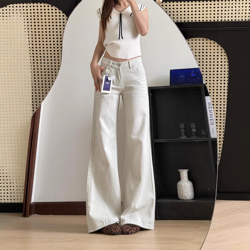 American-Style Washed White-Gray Loose-Fitting, Non-Tight-Fitting, Slightly Flared Jeans for Women, Low-Waisted, Slimming, Wide-Leg, Floor-Length Pants American-Style Washed White-Gray Loose-Fitting, Non-Tight-Fitting, Slightly Flared Jeans for Women, Low-Waisted, Slimming, Wide-Leg, Floor-Length Pants