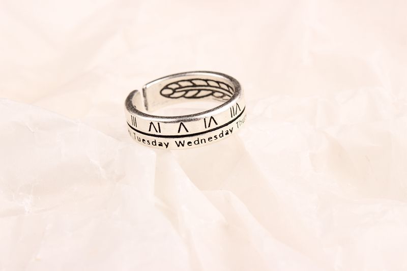 罗马数字内树叶戒指