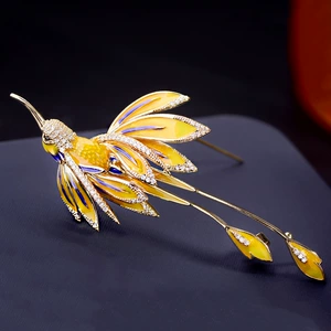 New Classy Enamel Bird Brooch, Niche Design, Exquisite Micro-Inlaid Zirconium Corsage, Fashionable and Versatile Accessory Brooch