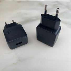 5v1a欧英规USB充电器，适用手机，平板，小电器通用充电器