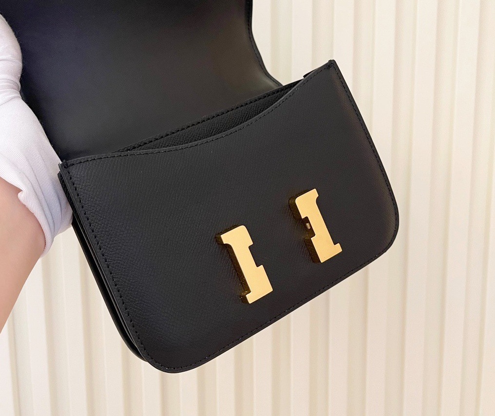 블랙 골드 버클 올바른 버전