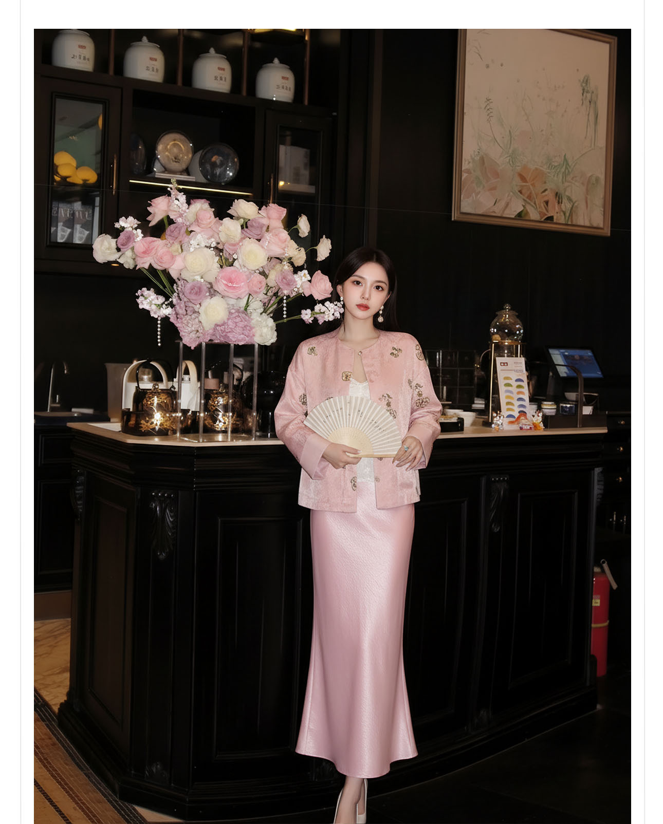 Áo khoác nữ tay ngắn họa tiết thêu quả hồ lô phong cách tân cổ điển Trung Hoa — màu vàng, màu hồng chi tiết 10
