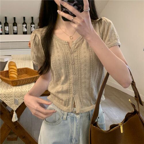 Sweet, age-reducing, hollowed-out, short, design, knitted shirt for women, 2025 summer new style, small fresh and unique shirt