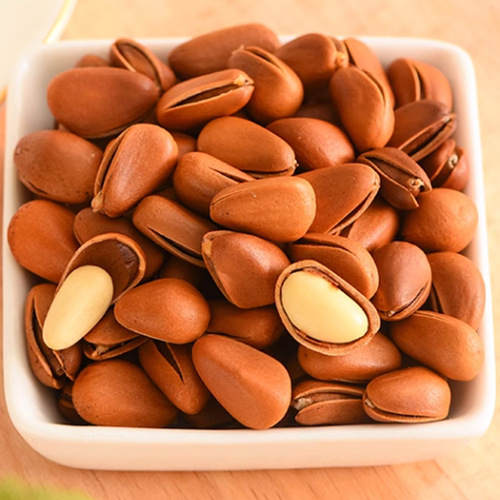 Annual New Year Nuts & Snacks Deluxe Gift Set: Factory Wholesale Employee Benefit Combo—Pumpkin Seeds, Macadamia Nuts, and Assorted Snacks in a Festive Gift Box