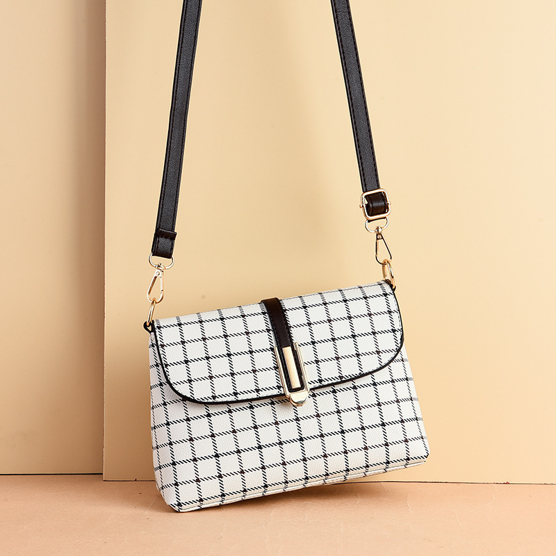 Small bag for women 2021 new fashionable middle-aged and elderly printed shoulder bag western style mother bag foreign trade wholesale one-piece delivery Small bag for women 2021 new fashionable middle-aged and elderly printed shoulder bag western style mother bag foreign trade wholesale one-piece delivery