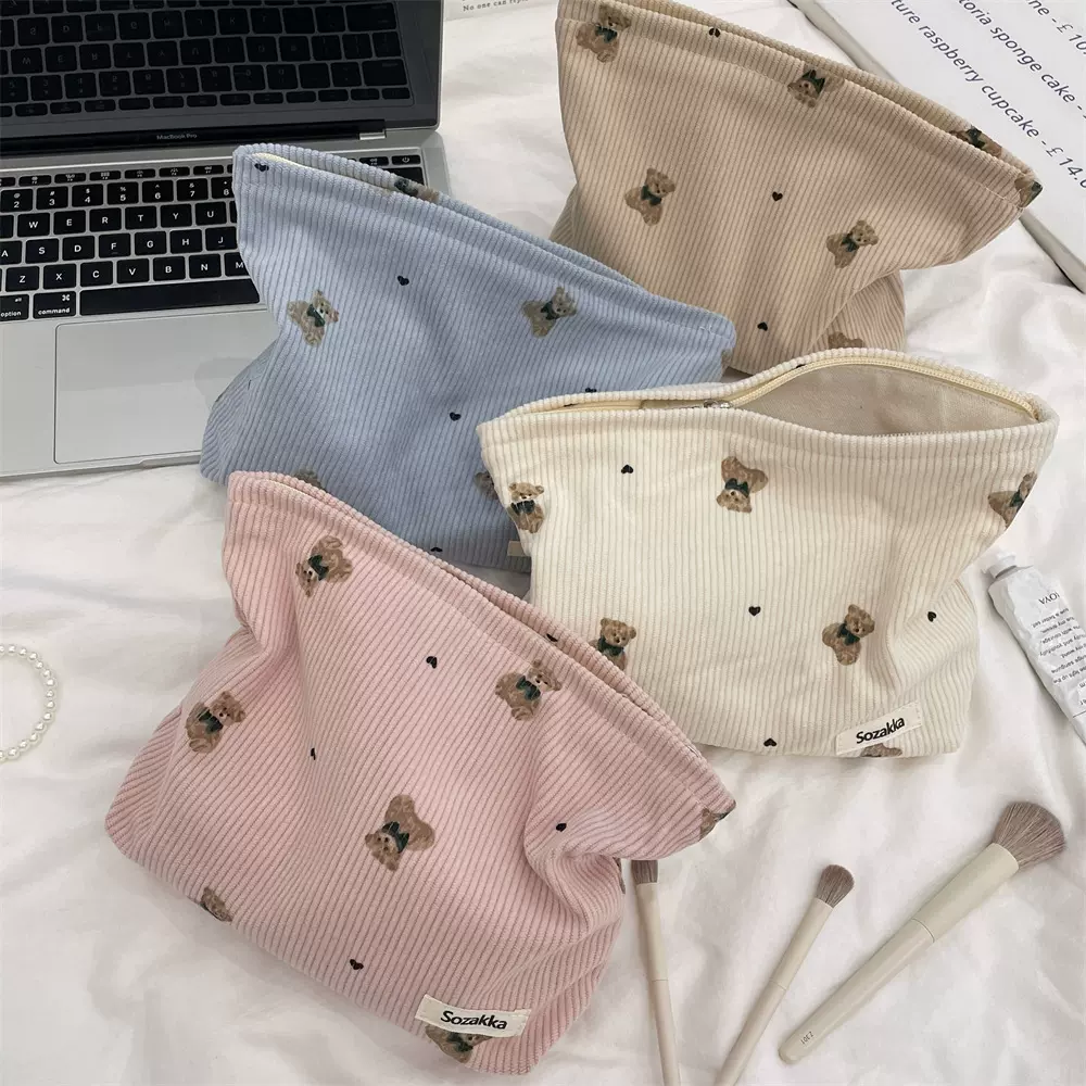 49192版权款  秋冬新款可爱小熊灯芯绒化妆包便携手拿包收纳袋