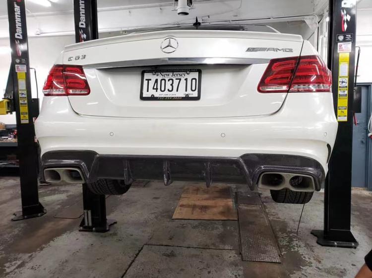 Suitable for Mercedes-Benz E-Class W212 Modification to E63 Front and Rear Bumpers, Carbon Fiber Front Lip, Side Skirts, Rear Lip, Rear Wing, and Hood