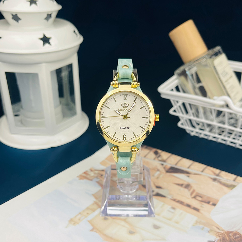 国境を越えた対外貿易の新型パンクリベットさんの腕時計は、カジュアルでシンプルな細いベルト石英時計卸売りを生放送している