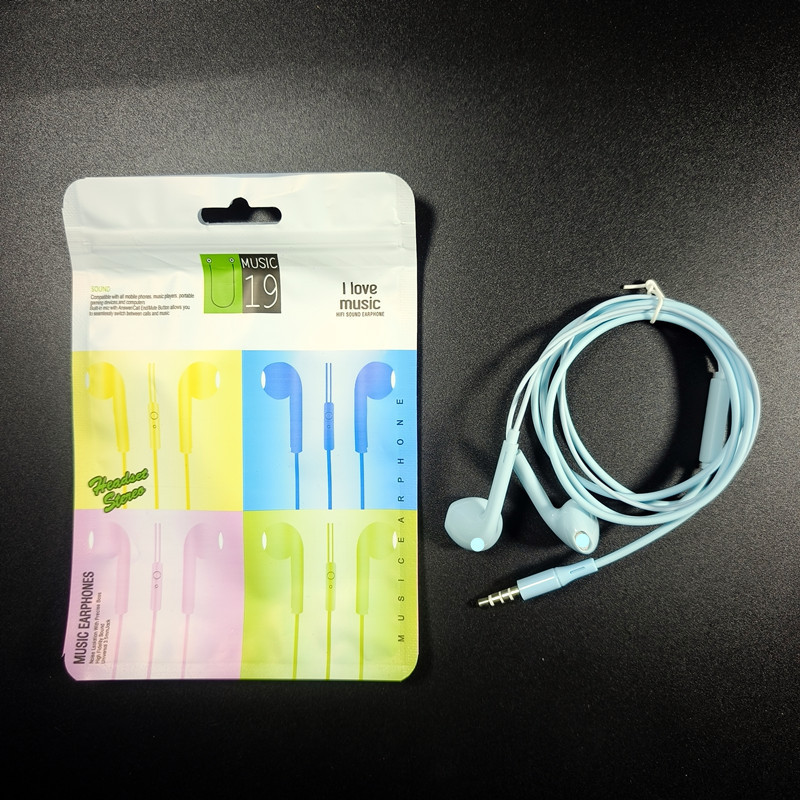 U19 música con cable y medio en el oído con graves pesados con control de cable de trigo, auriculares en bolsa, auriculares al por mayor