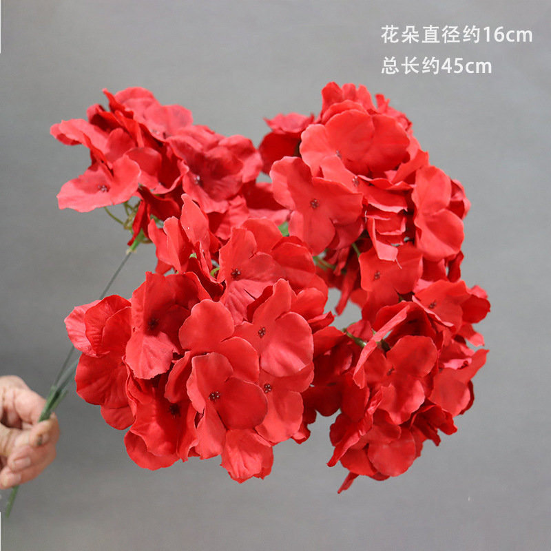 붉은색 5머리 펠트 손잡이 수국 다발