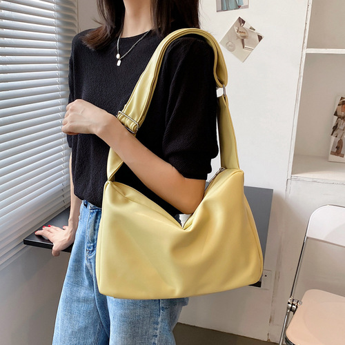 This year's popular large-capacity soft leather shoulder bag tote bag women's 2024 niche simple texture wideband crossbody bag