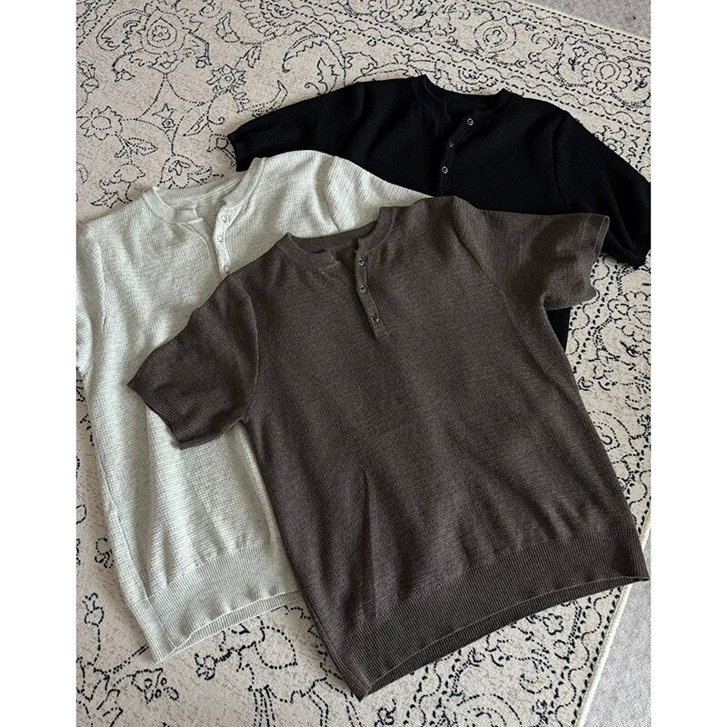 Old Money Style Henry Collar Knitted Short-Sleeve Polo Shirt for Men, High-End Feel, Cuffed Sleeves, Regular Shoulder Fit, Casual Business Top Old Money Style Henry Collar Knitted Short-Sleeve Polo Shirt for Men, High-End Feel, Cuffed Sleeves, Regular Shoulder Fit, Casual Business Top