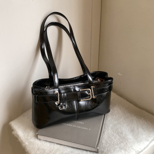 2024 New Korean Niche Design Women's Bag Simple Maillard Commuter Underarm Bag Fashionable Explosive Tote Bag