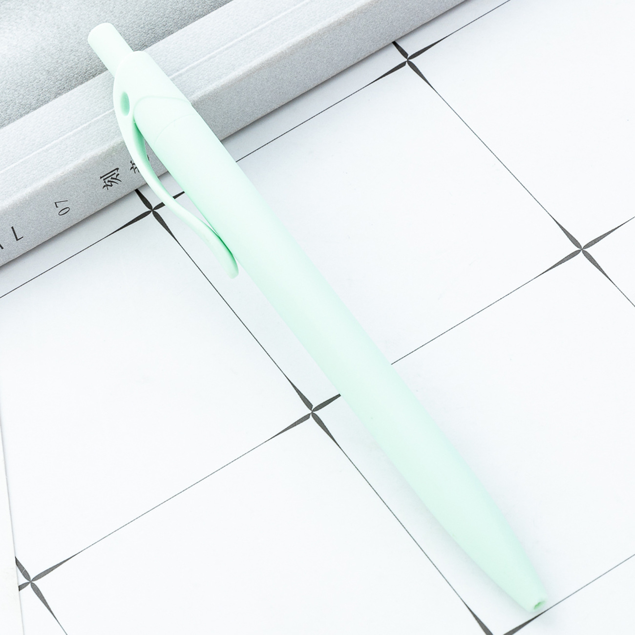 Bolígrafo de plástico multicolor se puede imprimir logotipo de escritorio de oficina bolígrafo de hotel promocional publicidad bolígrafo de regalo