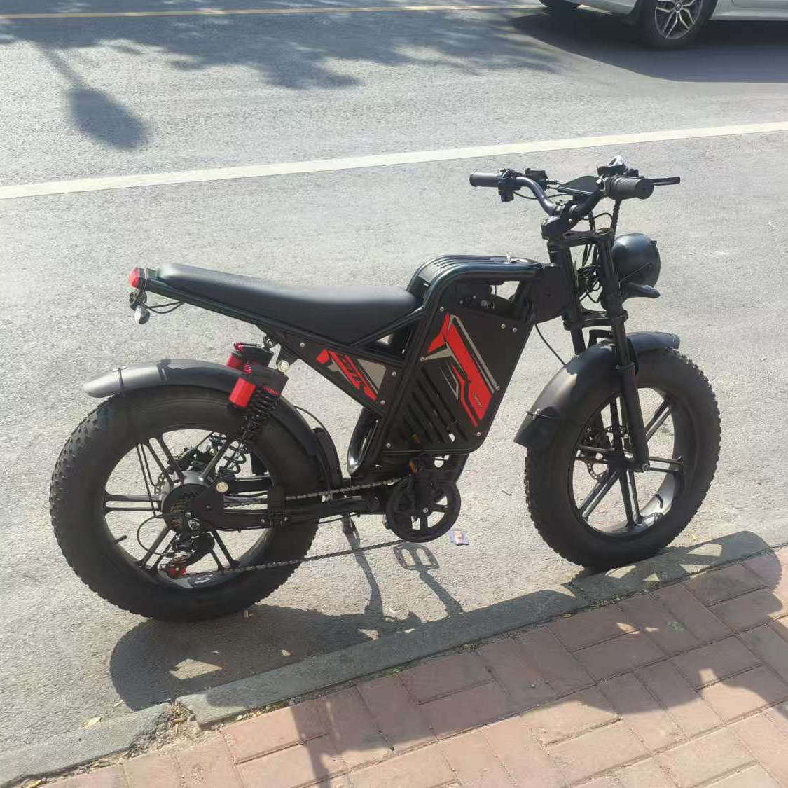 Black Knight Electric Motorcycle 750W-1000W High-Frequency Powerful Electric Vehicle with Integrated Wheels