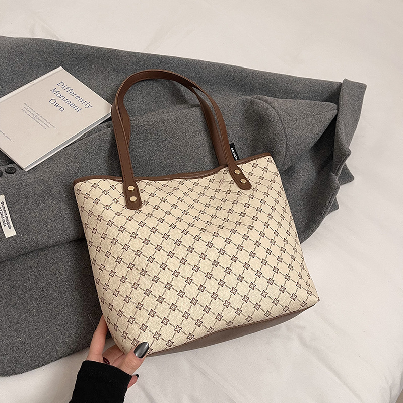 2024 invierno retro bolso de mano de gran capacidad para mujer nuevo bolso de axila para mujer bolso de hombro para viajero extranjero