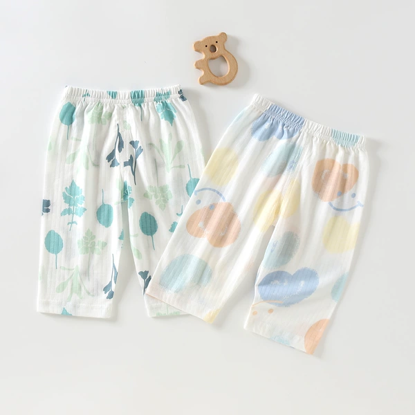 Closed crotch cropped pants leaves + love