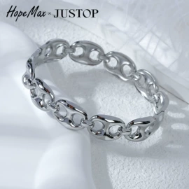 耳环;耳钉;耳坠