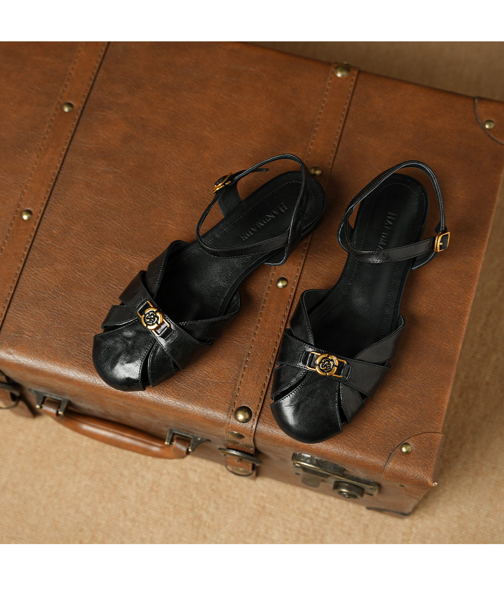 Sandal nữ bít mũi da cừu quai ngang hoa trà đế thấp — Màu đen chi tiết 17