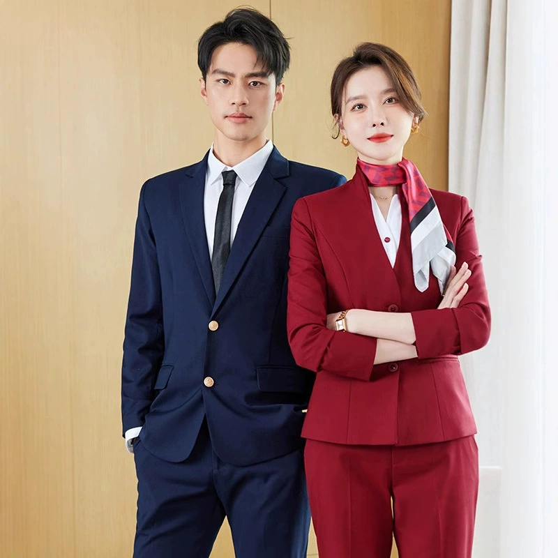 Мужские и женские профессиональные костюмы