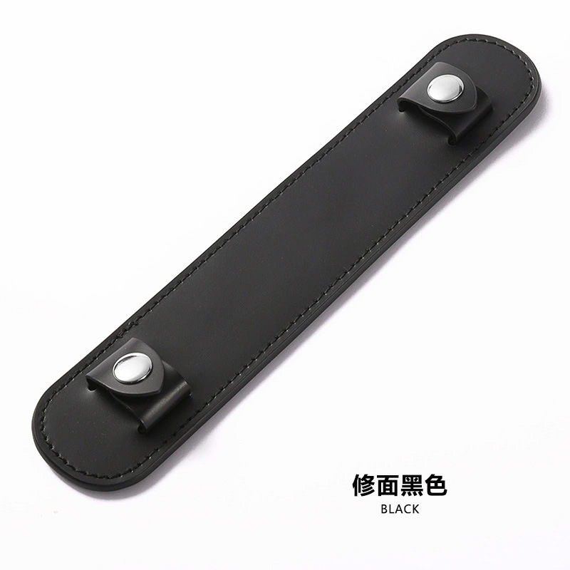 어깨 패드(은색 리벳 포함) 다듬어진 검정색