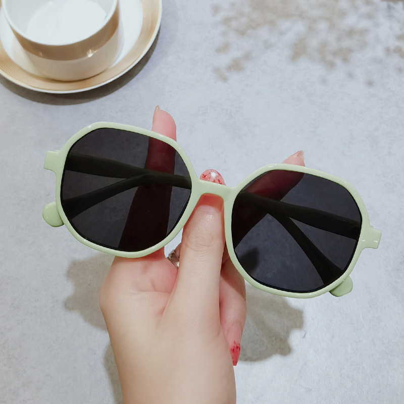 Nueva caja pequeño marco caramelo gafas estilo coreano gafas de sol verano playa gafas de sol retro gafas de sol fábrica al por mayor