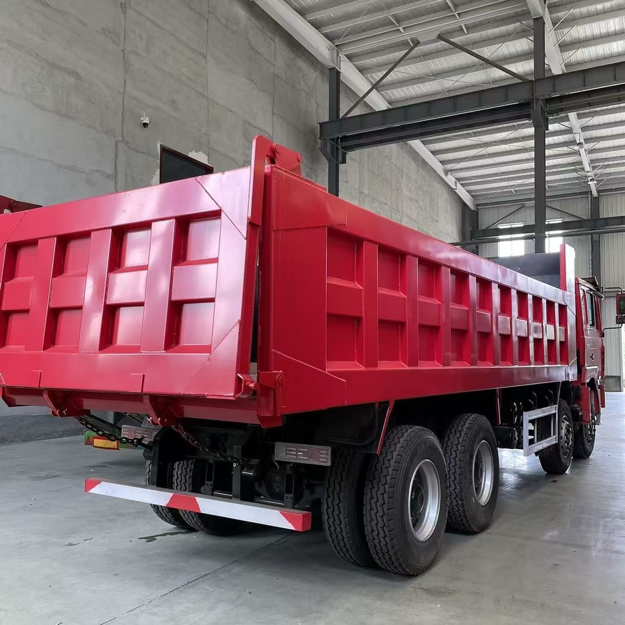 Cross-Border Supply of Shaanxi Automobile F3000 Heavy-Duty Dump Trucks 6*4/8*4, Overseas Engineering Vehicles, and Dump Trucks