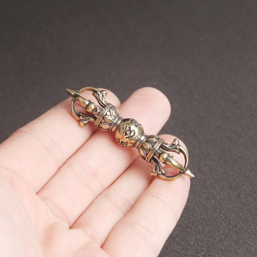 Brass old six-character motto to subjugate the devil vajra handle piece Tibetan religious instrument to subjugate the devil crafts wholesale