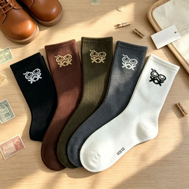 Cartoon embroidered stick-figure mid-calf socks for women, autumn and winter retro college style, versatile cotton socks, warm and trendy, ins-style slouch socks Cartoon embroidered stick-figure mid-calf socks for women, autumn and winter retro college style, versatile cotton socks, warm and trendy, ins-style slouch socks