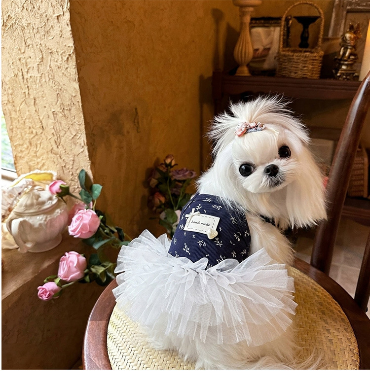 Vestido de verano con flores para perro estilo coreano princesa_voghion.com