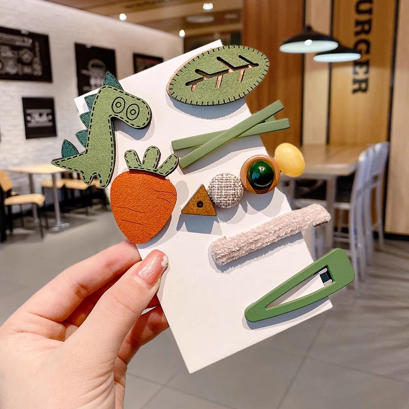 2024 Nueva horquilla de felpa de las mujeres Japonés lindo lado Celebridad de Internet clip lateral horquilla peludo pequeño clip tocado accesorios para el cabello