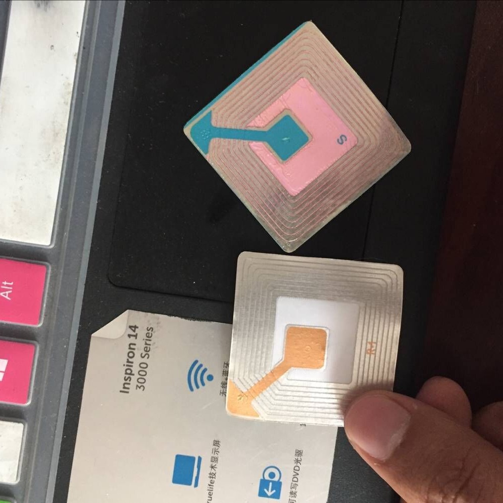 供应深圳8.2MHzEAS射频RF防盗软标签3CM4CM5CM防盗标签防盗铜版纸