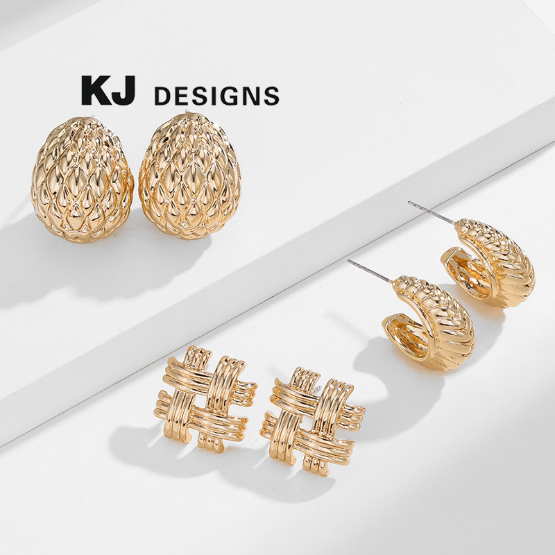 fashionable three dimensional earrings drop-shaped