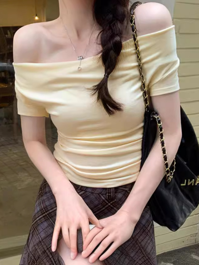 ファッションデザイン感セクシーな積み重ね襟がスリムに見える半袖の低いvネックtシャツの女性の夏のギャルの襟の短い上着