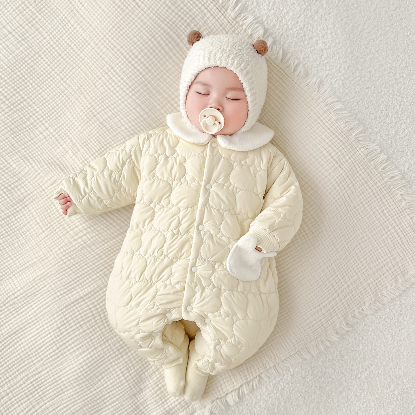 Uniforme de bebé primavera, otoño, invierno, ropa de invierno para niños pequeños, algodón de polietileno, ropa de invierno para niños y niñas.