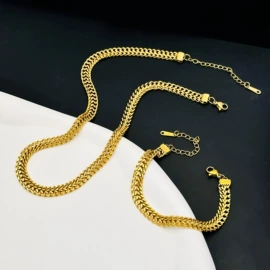 项链;耳钉;戒指