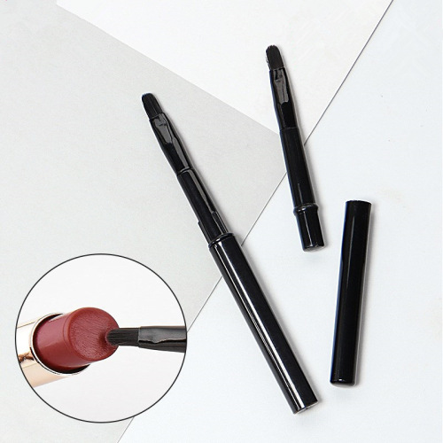 Portable lip brush mini lipstick brush with cover makeup soft bristles to outline lip shape beginner small makeup brush lip pencil