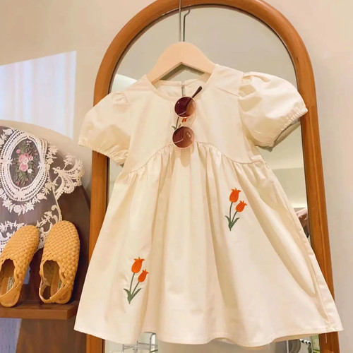 Korean version of children's clothing version of girls' flower embroidered puff short-sleeved irregular waist style princess dress 2024 summer fashion trend