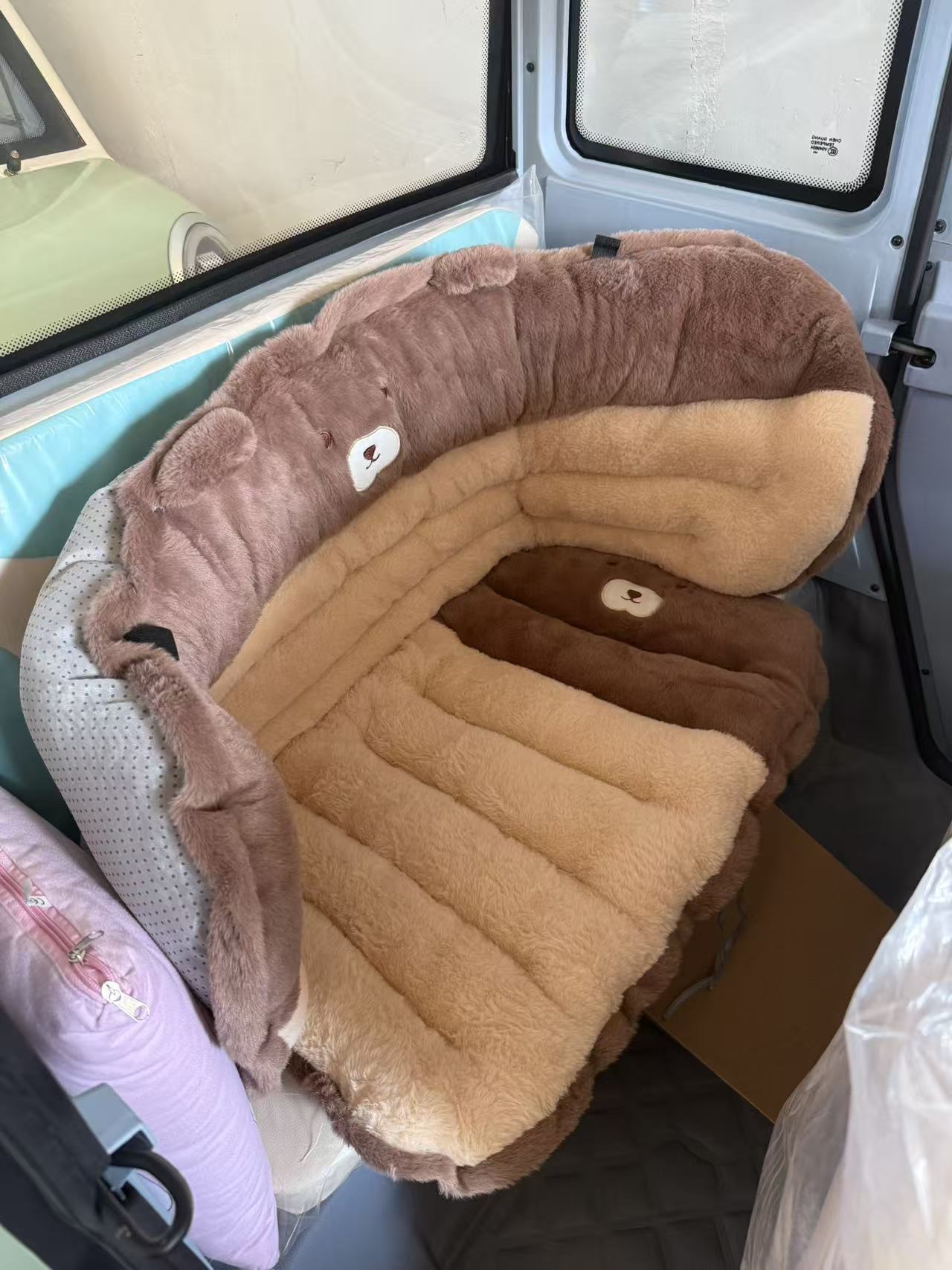 Winter Thickeneded Warm Windproof Cushion and Backrest Integrated Electric Tricycle Universal Elderly Scooter Cushion