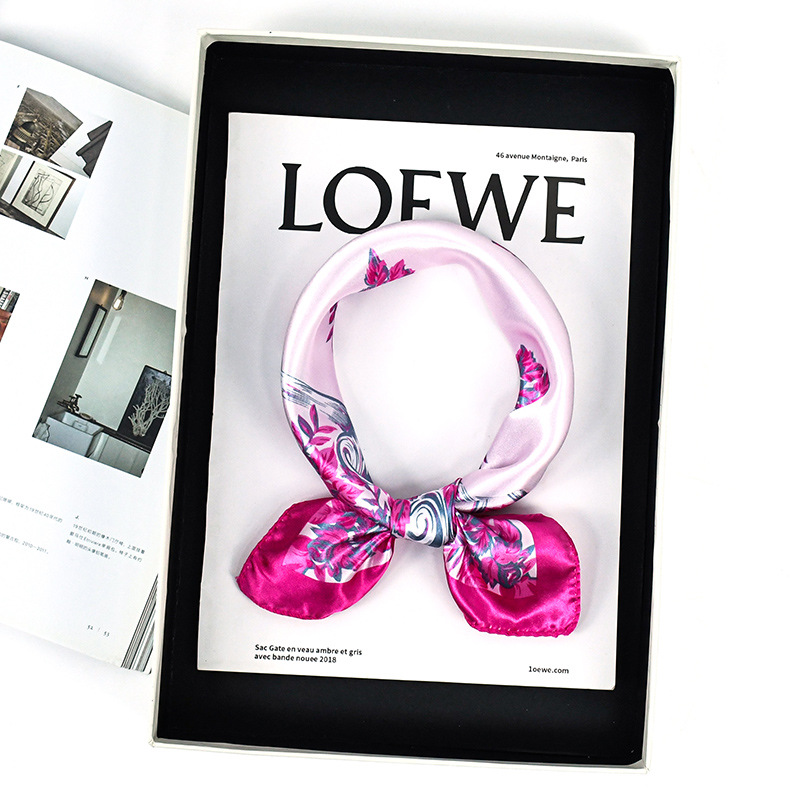 Alta sensación de primavera impresa pañuelo 50 color cuello de cor corta pañuelo cuadrado de color flor francesa retró pañuelo de seda damas