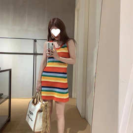彩虹色条纹针织裙子女夏季新款2025法式复古名媛气质显瘦百搭短