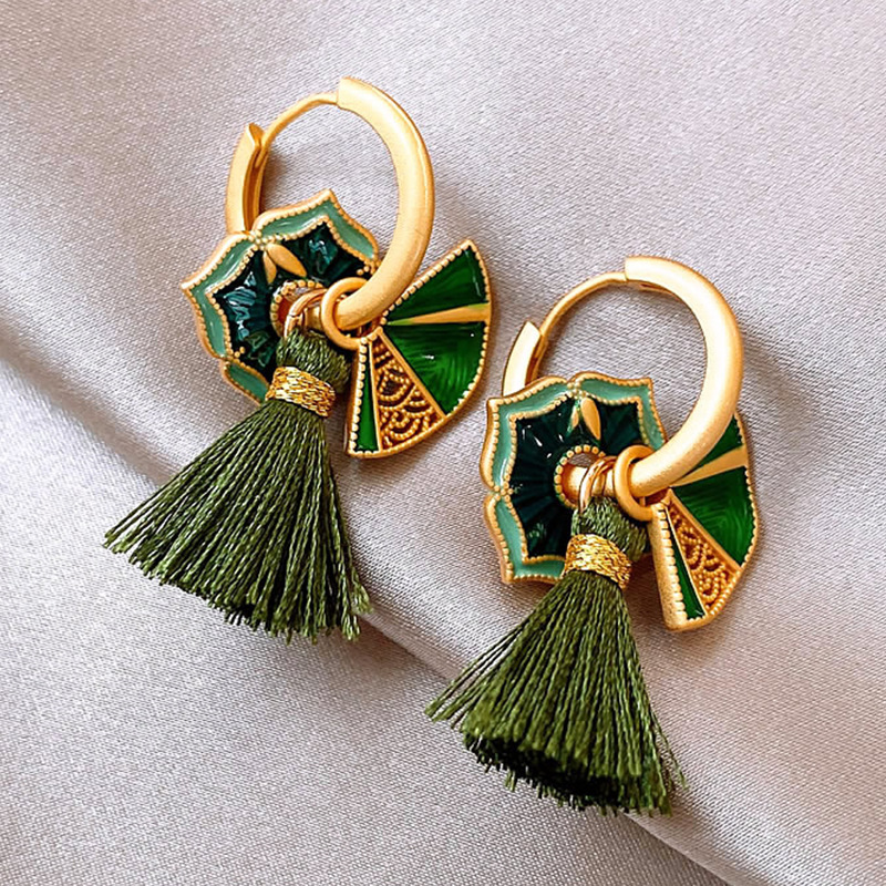 G81 earrings