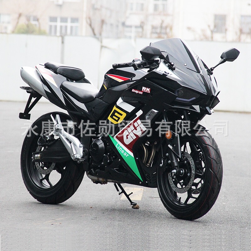 H2 real fuel-powered motorcycle, heavy-duty motorbike, exhaust pipe under the seat, large 200cc displacement