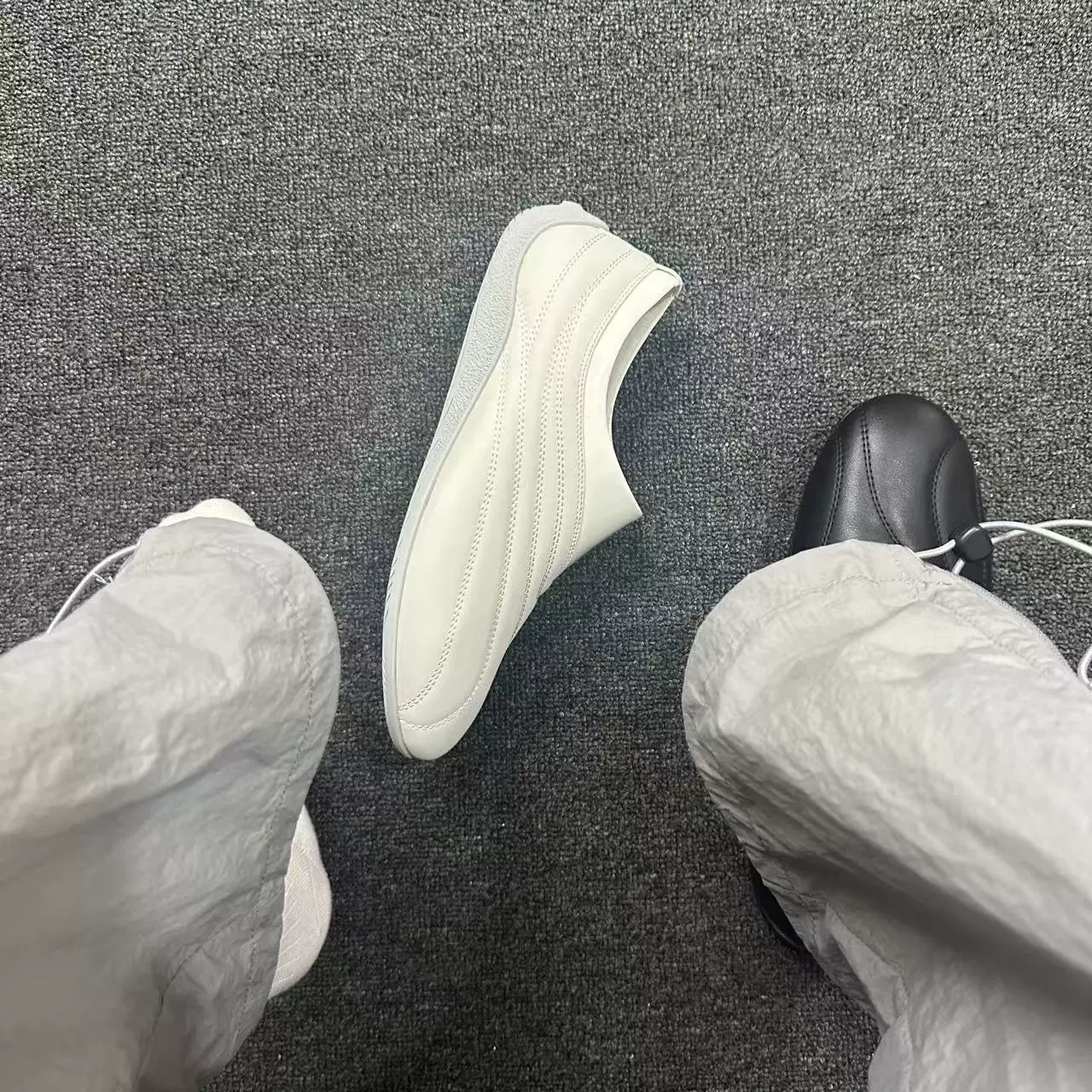 Мужские кожаные лоферы 2025 года, модные, удобные, повседневные, дышащие, без застежек, мокасины 7701-K.