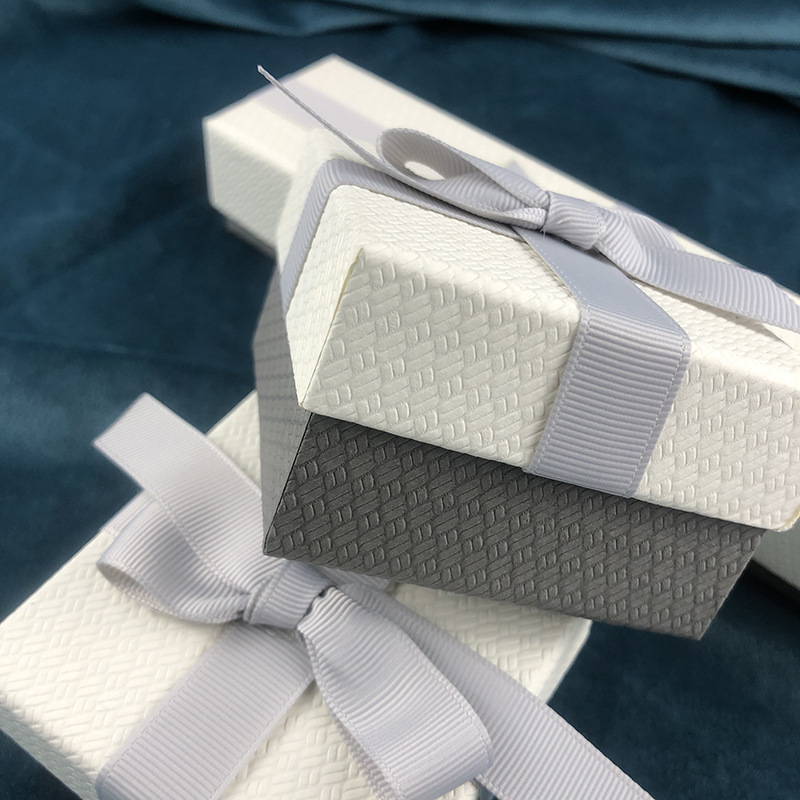 米白天地盖蝴蝶结纸盒戒指耳钉项链多功能套装盒手链盒首饰盒现货