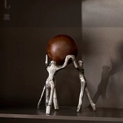 現代のシンプルなアイデアは地球の装飾品を守ります。