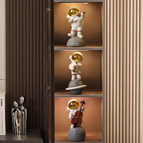Light luxury high-end astronaut astronaut wine cabinet TV cabinet ornaments set living room entrance office home decoration