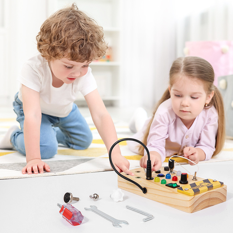国境を越えた新しい子供用木のおもちゃ LED スイッチ ビジーボード 親子ゲーム モンテッソーリ早期教育 ビジーボード|undefined