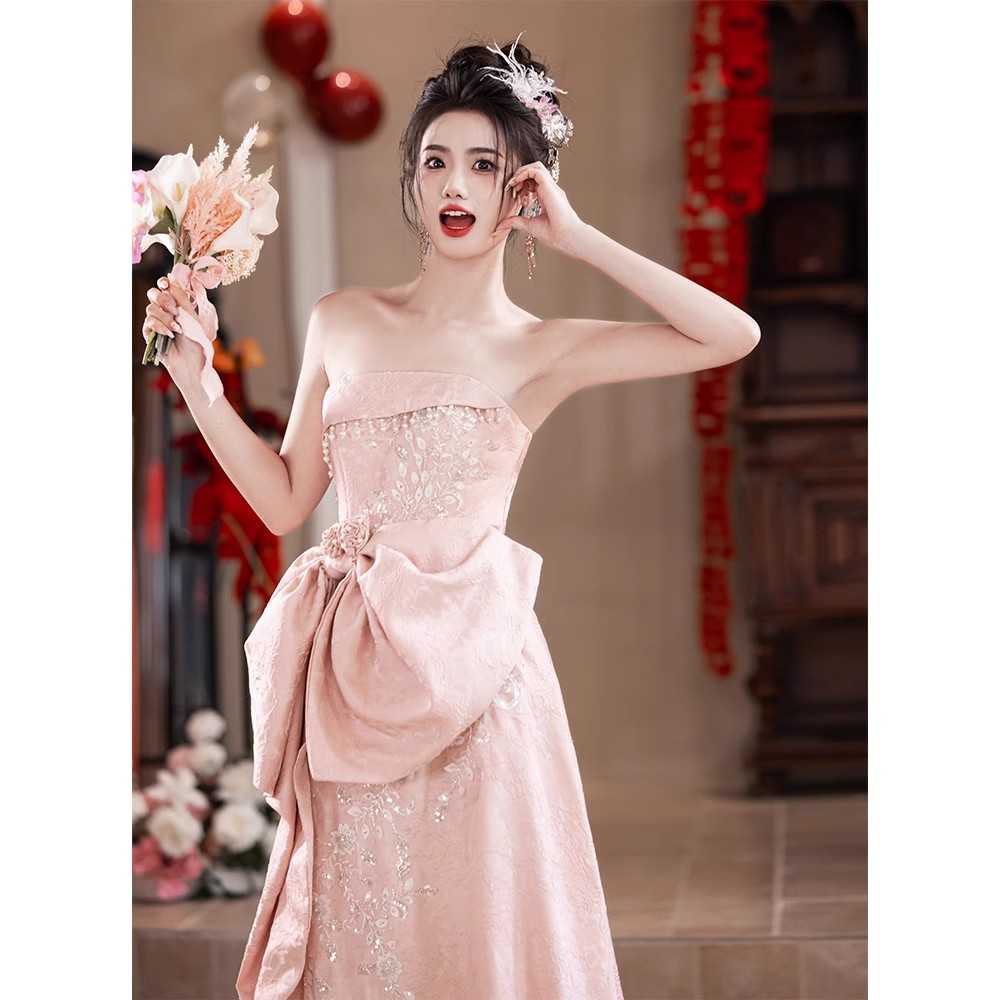 新中式订婚礼服裙绝美抹胸晨袍新娘2025新款粉色敬酒服气质回门宴