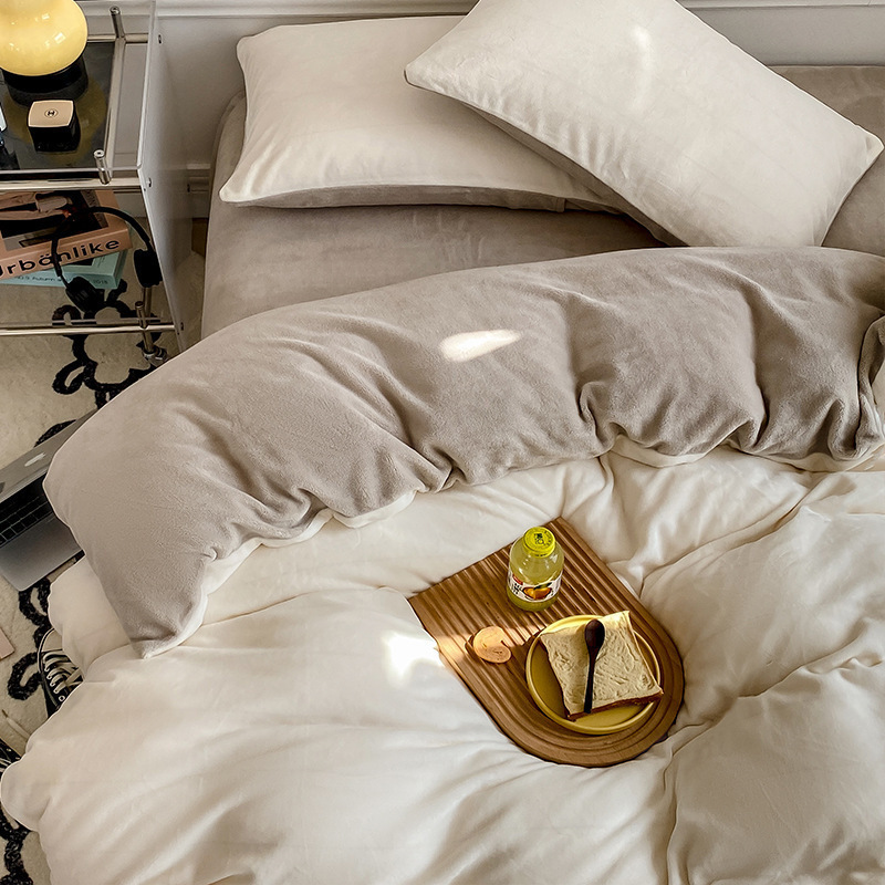 Invierno de leche de lana de cama de cuatro piezas, cubierta de lana de coral gruesa, cubierta de sábanas y franela de lana para una persona, tres piezas